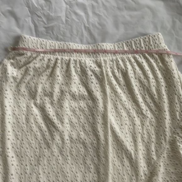 Lane Bryant Skirt in White Size-10/12 - Picture 10 of 14